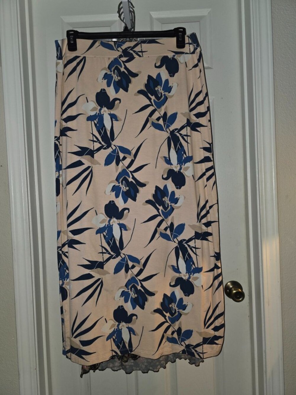 Liz Claiborne Beige Blue Floral Pull-On Skirt — XL